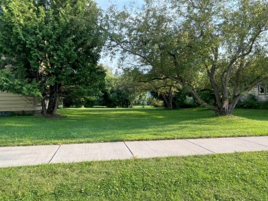 Check out this priced-to-sell 3 bedroom, 1 bath home in the on Prentice Golf Club in Wisconsin - for sale on GolfHomes.com, golf home, golf lot