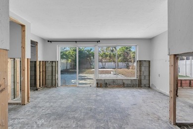 Located in the premier Snell Isle neighborhood of St. Petersburg on The Renaisssance Vinoy Golf Club in Florida - for sale on GolfHomes.com, golf home, golf lot