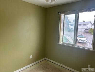 Seller offering $7,500 in flooring allowance!  Welcome to this on Highland Golf Course in Idaho - for sale on GolfHomes.com, golf home, golf lot