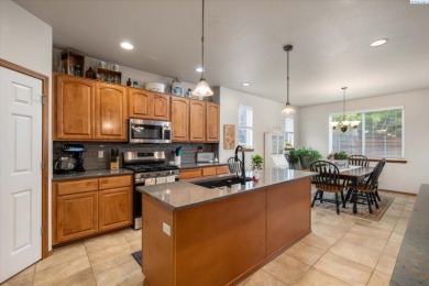 Tucked into Loden Greens, in the middle of Canyon Lakes.  Step on Canyon Lakes Golf Course in Washington - for sale on GolfHomes.com, golf home, golf lot