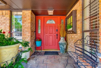Well maintained, 4-bed, 3.5-bath home in Green Tree Country Club on Green Tree Country Club in Texas - for sale on GolfHomes.com, golf home, golf lot