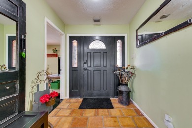 Well maintained, 4-bed, 3.5-bath home in Green Tree Country Club on Green Tree Country Club in Texas - for sale on GolfHomes.com, golf home, golf lot