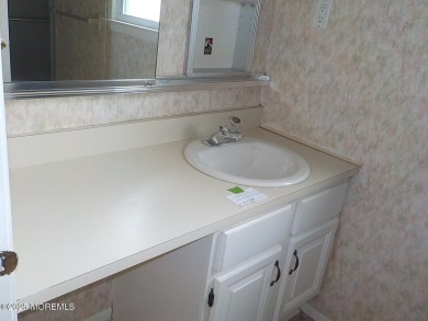 Beautiful 2-Bedroom, 2-Bath Home in Lions Head South 55+ on Lions Head Country Club in New Jersey - for sale on GolfHomes.com, golf home, golf lot