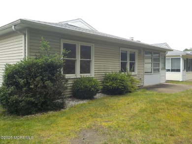 Beautiful 2-Bedroom, 2-Bath Home in Lions Head South 55+ on Lions Head Country Club in New Jersey - for sale on GolfHomes.com, golf home, golf lot