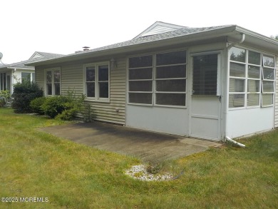 Beautiful 2-Bedroom, 2-Bath Home in Lions Head South 55+ on Lions Head Country Club in New Jersey - for sale on GolfHomes.com, golf home, golf lot