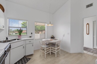 PRICED TO SELL ASAP ! This 2 bedroom unit with vaulted ceilings on The Links At Boynton Beach - The Family Course in Florida - for sale on GolfHomes.com, golf home, golf lot