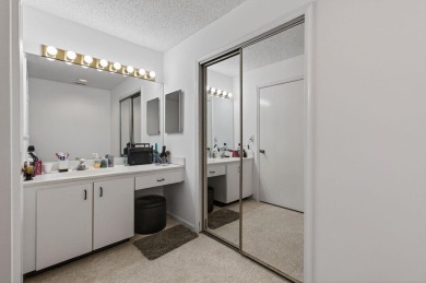 PRICED TO SELL ASAP ! This 2 bedroom unit with vaulted ceilings on The Links At Boynton Beach - The Family Course in Florida - for sale on GolfHomes.com, golf home, golf lot