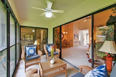 PRICED TO SELL ASAP ! This 2 bedroom unit with vaulted ceilings on The Links At Boynton Beach - The Family Course in Florida - for sale on GolfHomes.com, golf home, golf lot