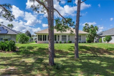 BEAUTIFULLY FURNISHED, GOLF COURSE HOME! Featuring 3 bedrooms on Highlands Ridge Golf Course - South in Florida - for sale on GolfHomes.com, golf home, golf lot