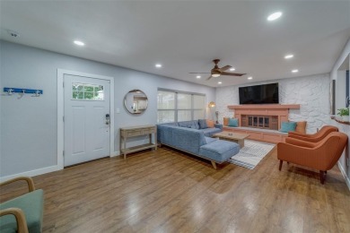 Under contract-accepting backup offers. Stunning Modern Pool on Clearwater Country Club in Florida - for sale on GolfHomes.com, golf home, golf lot