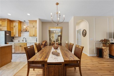 Remodeled 3 x 2 home in Bella Vista, Roberts Subdivision. Home on Bella Vista - Metfield Golf Complex and Country Club in Arkansas - for sale on GolfHomes.com, golf home, golf lot