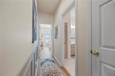 Remodeled 3 x 2 home in Bella Vista, Roberts Subdivision. Home on Bella Vista - Metfield Golf Complex and Country Club in Arkansas - for sale on GolfHomes.com, golf home, golf lot