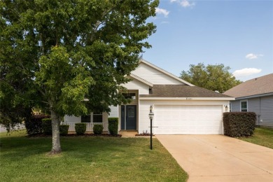 Under contract-accepting backup offers. PRICED TO SELL! This 3 on Plantation Golf Club in Florida - for sale on GolfHomes.com, golf home, golf lot
