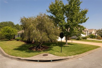 Under contract-accepting backup offers. PRICED TO SELL! This 3 on Plantation Golf Club in Florida - for sale on GolfHomes.com, golf home, golf lot