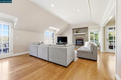 Expansive 5-bedroom custom Northgate home set on 1.81 acres with on Boundary Oak Golf Course in California - for sale on GolfHomes.com, golf home, golf lot