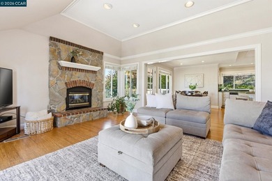 Expansive 5-bedroom custom Northgate home set on 1.81 acres with on Boundary Oak Golf Course in California - for sale on GolfHomes.com, golf home, golf lot