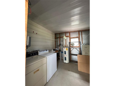 Double wide mobile home with 2 bedrooms, 2 Baths and 1040 sq ft on Orange Blossom Hills Golf and Country Club in Florida - for sale on GolfHomes.com, golf home, golf lot