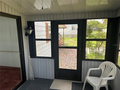 Double wide mobile home with 2 bedrooms, 2 Baths and 1040 sq ft on Orange Blossom Hills Golf and Country Club in Florida - for sale on GolfHomes.com, golf home, golf lot