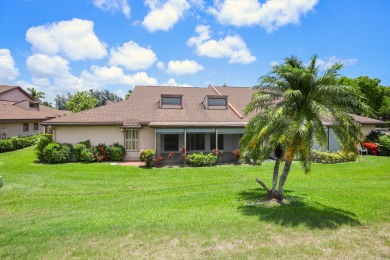 Welcome to your new home! This ready-to-move-in villa, is on Fountains Golf and Country Club in Florida - for sale on GolfHomes.com, golf home, golf lot