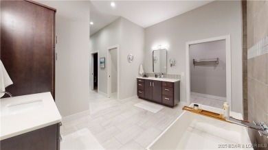 MOTIVATED SELLER.....HOME IN HORSESHOE BEND HAS POTENTIAL TO BE on Seasons Ridge At Four Seasons in Missouri - for sale on GolfHomes.com, golf home, golf lot