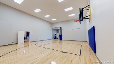 MOTIVATED SELLER.....HOME IN HORSESHOE BEND HAS POTENTIAL TO BE on Seasons Ridge At Four Seasons in Missouri - for sale on GolfHomes.com, golf home, golf lot