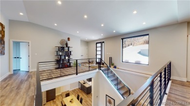 MOTIVATED SELLER.....HOME IN HORSESHOE BEND HAS POTENTIAL TO BE on Seasons Ridge At Four Seasons in Missouri - for sale on GolfHomes.com, golf home, golf lot