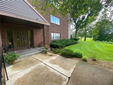 Inver Grove Heights condo located on beautiful Southview Golf on Southview Country Club in Minnesota - for sale on GolfHomes.com, golf home, golf lot