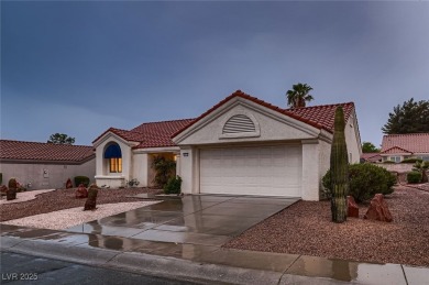 Welcome to this charming two-bedroom home in Sun City Summerlin! on Highland Falls Golf Club in Nevada - for sale on GolfHomes.com, golf home, golf lot