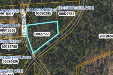 Investor or Builder Opportunity in Seven Lakes South! This on Seven Lakes Country Club in North Carolina - for sale on GolfHomes.com, golf home, golf lot