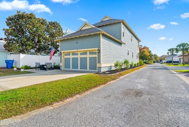 Beautiful home located in the highly sought after community of on Holiday Golf Club in Florida - for sale on GolfHomes.com, golf home, golf lot