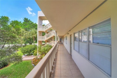 Welcome Home ! Stunning, newly renovated condo in an active on Wynmoor Golf Course in Florida - for sale on GolfHomes.com, golf home, golf lot