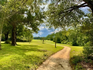 Beloved Dogwood Lakes Golfing Community with No...HOA! It's hard on Dogwood Lakes Golf Club in Florida - for sale on GolfHomes.com, golf home, golf lot