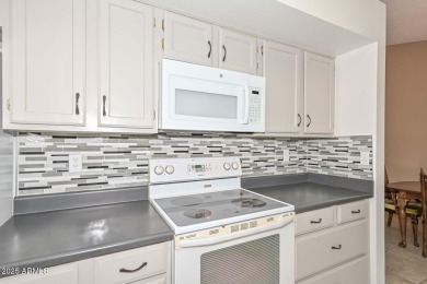 Welcome to this beautifully maintained 2 bed, 2 bath home in Sun on Grandview Golf Course in Arizona - for sale on GolfHomes.com, golf home, golf lot