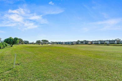 Welcome home to this first floor, beautifully renovated 2 bed/2 on Kings Point Golf -Flanders Way in Florida - for sale on GolfHomes.com, golf home, golf lot