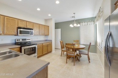Popular 2BR, 2BA w/den Oakmont model just steps from the on Oakwood Golf Club  in Arizona - for sale on GolfHomes.com, golf home, golf lot