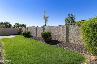 Popular 2BR, 2BA w/den Oakmont model just steps from the on Oakwood Golf Club  in Arizona - for sale on GolfHomes.com, golf home, golf lot