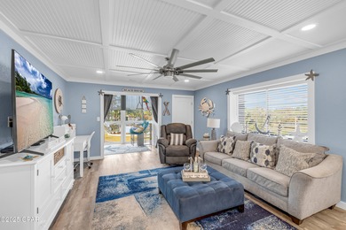 UPDATED. GOLF NEXT DOOR. MINUTES TO THE BEACH. This 2-bed on Holiday Golf Club in Florida - for sale on GolfHomes.com, golf home, golf lot