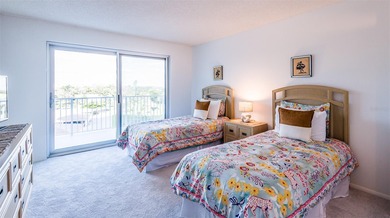 ****What do a disco ball and the ocean have in common? They both on Links on Longboat Golf Club in Florida - for sale on GolfHomes.com, golf home, golf lot