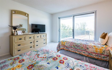 ****What do a disco ball and the ocean have in common? They both on Links on Longboat Golf Club in Florida - for sale on GolfHomes.com, golf home, golf lot