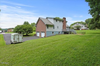 Avid Golfer in the family?..  Welcome Home to this beautifully on  in Tennessee - for sale on GolfHomes.com, golf home, golf lot