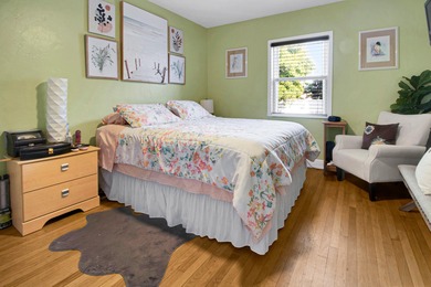 Welcome to this inviting 2 bedroom, 1 bathroom home in the heart on Lake Worth Municipal Golf Course in Florida - for sale on GolfHomes.com, golf home, golf lot