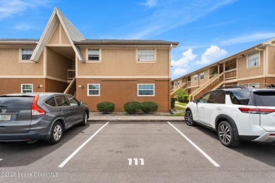 Beautifully updated 2-bedroom, 2-bath condo in Prime Melbourne on Mallards Landing Golf Course in Florida - for sale on GolfHomes.com, golf home, golf lot