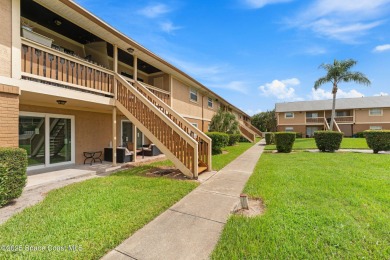 Beautifully updated 2-bedroom, 2-bath condo in Prime Melbourne on Mallards Landing Golf Course in Florida - for sale on GolfHomes.com, golf home, golf lot