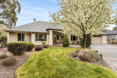 Don't miss this beautiful single-level home overlooking the 4th on Eagle Crest Golf Resort - Ridge Course in Oregon - for sale on GolfHomes.com, golf home, golf lot