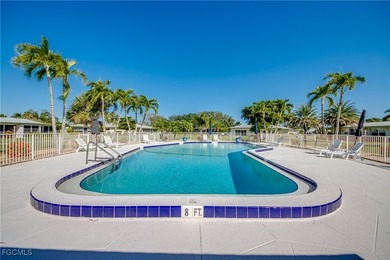 Welcome to this beautifully remodeled 2 bedroom, 2 bathroom on Whiskey Creek Country Club in Florida - for sale on GolfHomes.com, golf home, golf lot