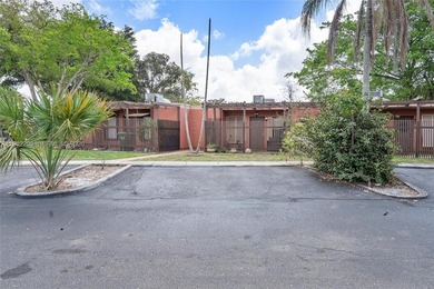 GREAT OPPORTUNITY 3BED/2BATH ONE STORY VILLA IN THE HEART OF on Pembroke Lakes Golf Club in Florida - for sale on GolfHomes.com, golf home, golf lot