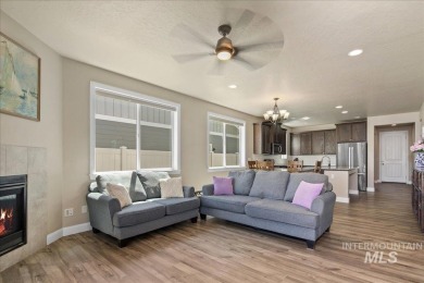 4 bedrooms+an office all on a single level with covered patio on Hunters Point Golf Club in Idaho - for sale on GolfHomes.com, golf home, golf lot