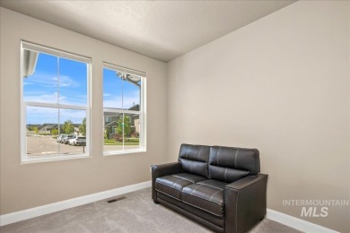 4 bedrooms+an office all on a single level with covered patio on Hunters Point Golf Club in Idaho - for sale on GolfHomes.com, golf home, golf lot