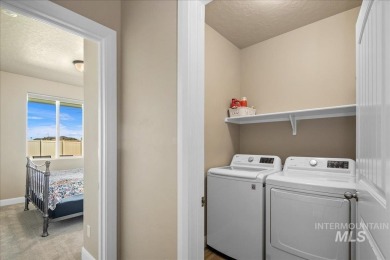 4 bedrooms+an office all on a single level with covered patio on Hunters Point Golf Club in Idaho - for sale on GolfHomes.com, golf home, golf lot