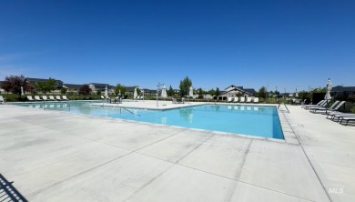 4 bedrooms+an office all on a single level with covered patio on Hunters Point Golf Club in Idaho - for sale on GolfHomes.com, golf home, golf lot